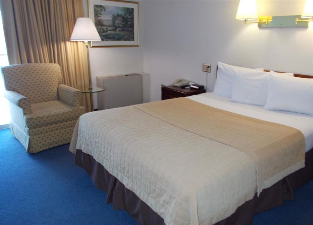 Americas Best Value Inn - Campus View Eau Claire Zimmer foto